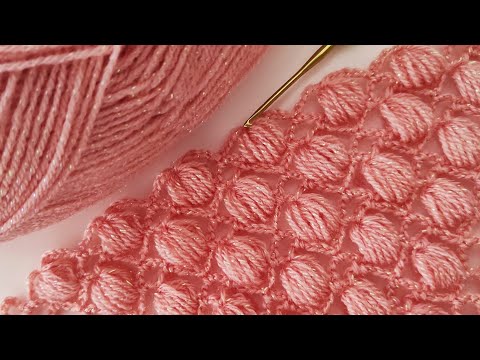 Видео: Как связать треугольную шаль крючком - Легкая схема вязания крючком для начинающих - шаль спицами