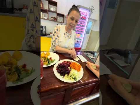 Видео: Прекрасные дешевые столовые в Кишиневе!!!!))))Kishinev street food !!!)))🥘 