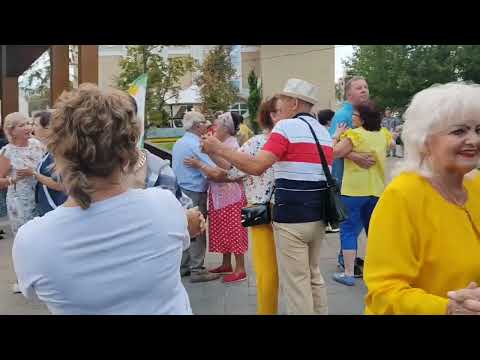 Видео: Белая берёза, я тебя люблю! Белгород, парк победы, элегантные танцы.