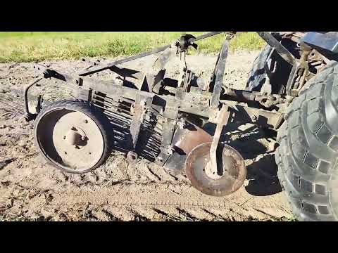 Видео: Картоплекопач саморобний грохотного (вібраційного) типу до трактора.