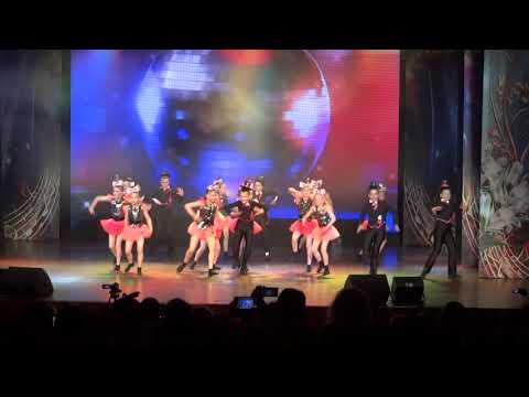 Видео: "Экспромт" г. Хабаровск, танец "Оркестр" (средняя группа).