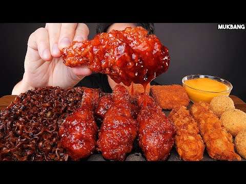 Видео: острая жареная курица и лапша SPICY FRIED CHICKEN 🍗 BLACK BEAN NOODLE EATING ASMR MUKBANG