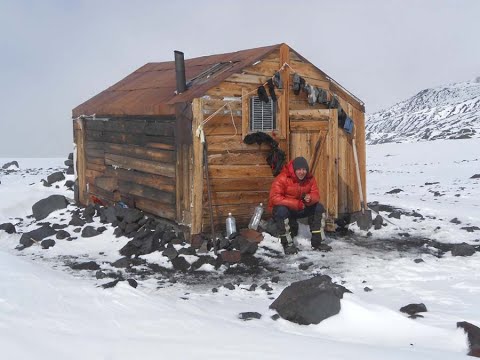 Видео: Высокогорные приюты Александра Биченко