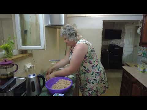 Видео: Готовимся к приезду Валеры - ответ Алексею - Быстрый торт медовик