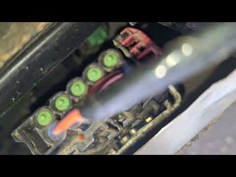 Видео: ремонт замка двери форд эскейп .