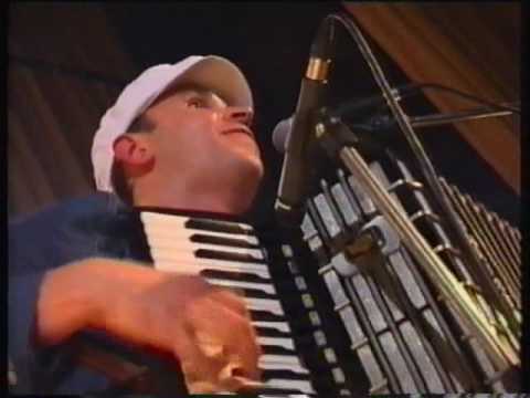 Видео: 15 Апрельская посевная (Сурганова и Оркестр, Живой, 2003)