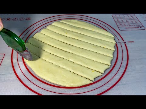 Видео: Уже два дня подряд их готовлю... ЛИМОН + МУКА = Вкусняшка к чаю! Лимонные подушечки.