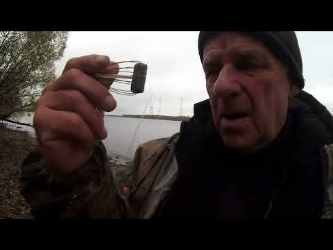 Видео: Закрываю сезон донной ловли   ОСЕННИЙ КЛЁВ ЛЕЩА  . РЫБАЛКА ОСЕНЬЮ .