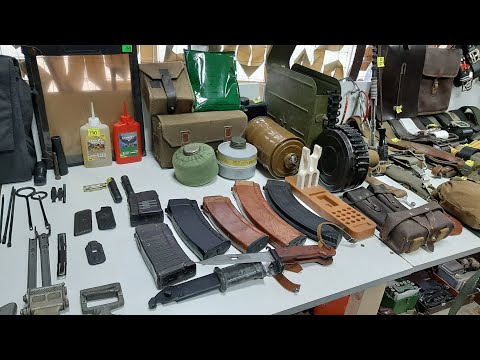 Видео: Барахолка Едем в гости в  Армейский магазин . Армейская Амуниция ссср
