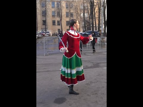 Видео: Мария Туркина - фланкировка шашкой / Maria Turkina - saber jigging