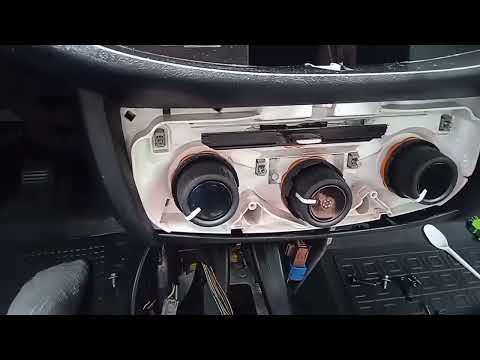Видео: Fiat Tipo. Заміна лампочок підсвітки блоку пічки. Фіат Тіпо