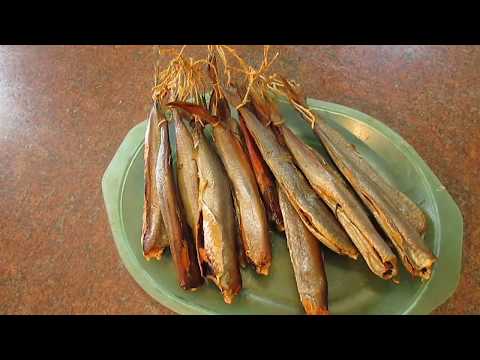 Видео: Рыба холодного копчения в домашних условиях, путассу - ДЕШЕВО и СЕРДИТО! Пошаговый рецепт.