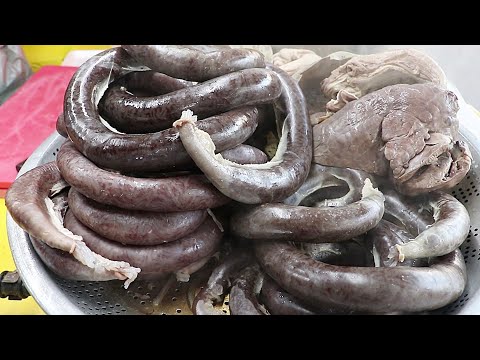 Видео: Добрый владелец пломбира, который дает много еды!!! Пломбир, кровяная колбаса!!!