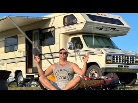 Видео: Дом на колёсах впервые в кемпинге: комфорт или разочарование?