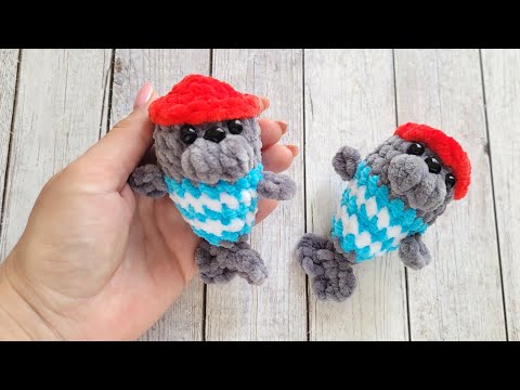 Видео: Морж, тюлень 🌊 брелок из плюшевой пряжи крючком 💙crochet seal tutorial💙Häkelsiegel