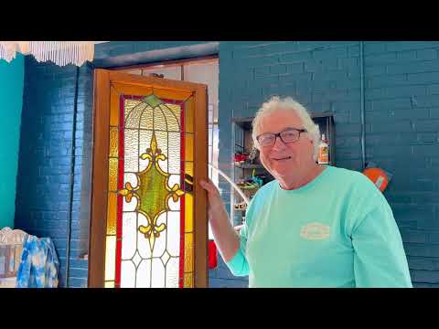 Видео: ВИТРАЖНОЕ СТЕКЛО: процесс отделки