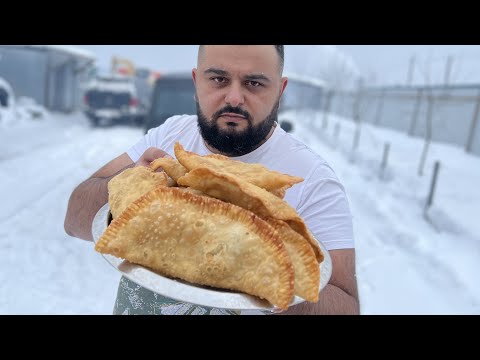 Видео: Рецепт вкусных ЧЕБУРЕКов Блэк Ангус! Чебуреки из мраморной говядины!