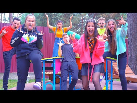 Видео: ЧТО ГУГЛЯТ ПОДРОСТКИ НА УРОКАХ? ГОТИЧЕСКАЯ ВЕЧЕРИНКА В ШКОЛЕ!!! УЧИЛКА В ШОКЕ!!!