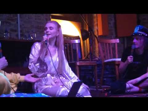 Видео: Дарья Январина про "Темперамент и туда-сюда" и идеальный мюзикл