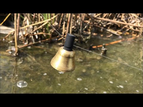 Видео: Ловля КРУПНОГО КАРАСЯ на резинку как в ДЕТСТВЕ. Рыбалка на резинку