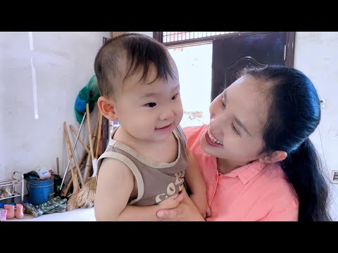 Видео: Йике полтора годика,мама делала нежные десерты,а Йике такая противная