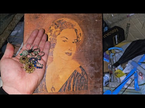 Видео: Сокровища старой леди. Находки на помойках Питера. #dumpsterdiving #мусорки