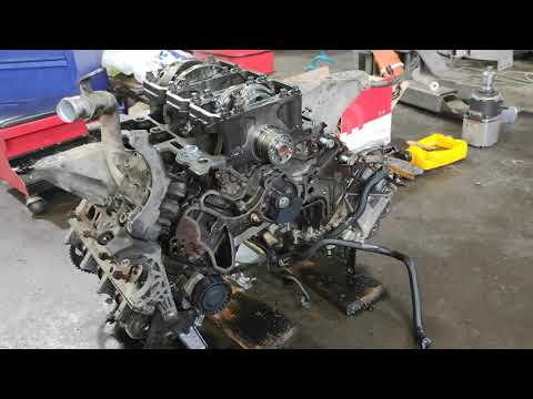 Видео: Устраняю течь масла двигателя CRCA