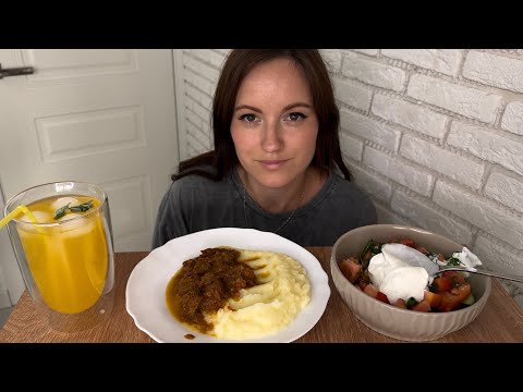 Видео: МУКБАНГ ГУЛЯШ ПЮРЕ КАРТОФЕЛЬНОЕ ПЮРЕ САЛАТ ОВОЩНОЙ ЛИМОНАД