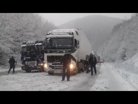 Видео: КЛАССНАЯ ПЕСНЯ О НЕЛЕГКОЙ ПРОФЕССИИ ДАЛЬНОБОЙЩИКА! ПЕСНЯ ШОФЁРА 👍 Послушайте!