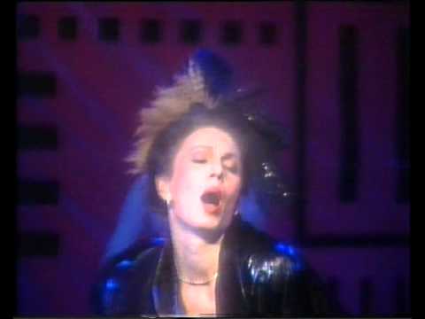 Видео: Маја Оџаклиевска - Шила