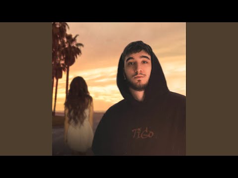 Видео: Шатенка