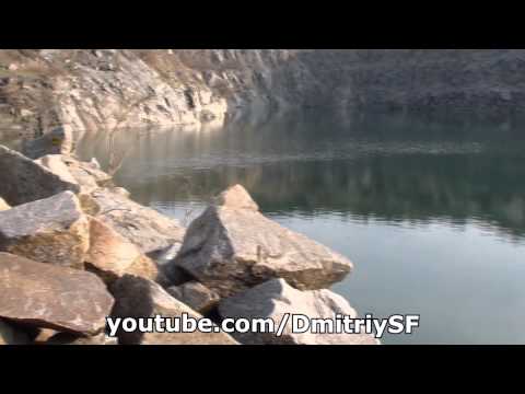 Видео: Затопленный гранитный карьер г.Кривой Рог. Спуск к воде