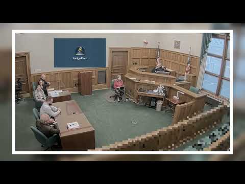 Видео: Судья предстал перед мужчиной, обвиняемым в предательстве того самого человека, которого он обеща...