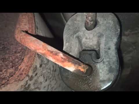 Видео: Замена выхлопной трубы Лачетти #заменавыхлопнойтрубы#lacetti #меняем выхлоп на Лачетти