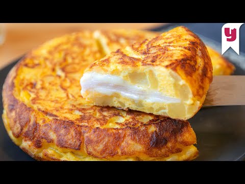 Видео: [Субтитры] Подавать на ужин или на завтрак: испанская тортилья с омлетом великолепна на вкус 💪🍳