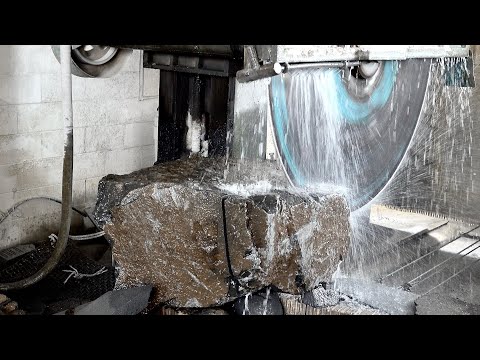 Видео: Как обрабатывать гигантские камни! Процесс производства жерновов в Корее