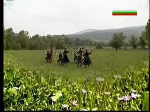 Видео: Фолклор от Македония: Ай, изникна ми