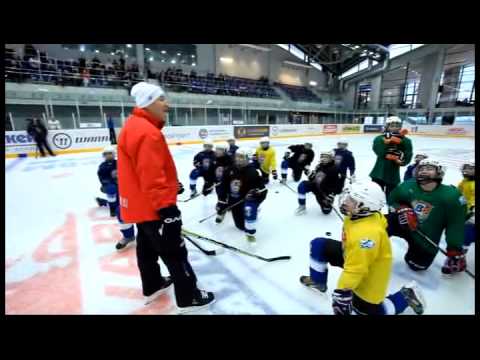 Видео: Мастер-класс Владимира Юрзинова и Сергея Немчинова. Упражнения для развития ловкости на льду