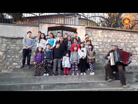 Видео: Малишани Ораховца Баштионику - Ми смо деца неба