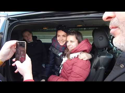 Видео: Наталия Орейро Natalia Oreiro 22.03.2019 Минск фотографируется с фанатами