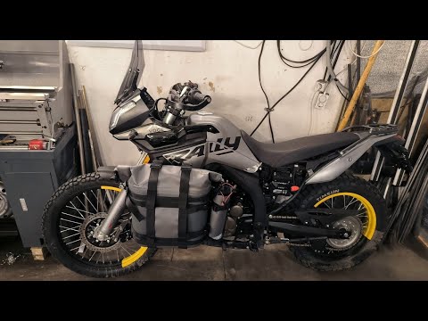 Видео: VOGE 300 Rally, дуги из Crazy Iron и кофры.