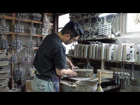 Видео: Прекрасное мастерство создания латунного пингвина с использованием традиционного песчаного литья