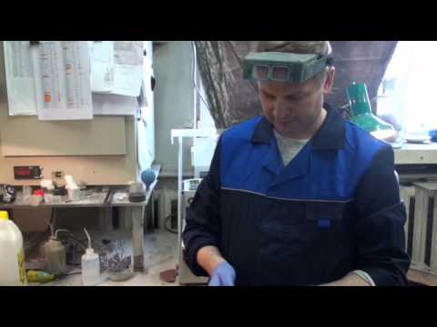 Видео: Изготовление шлифов горных пород (1 этап)