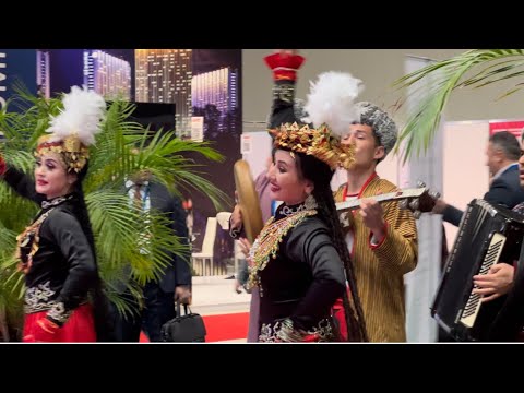 Видео: Камрон Еркинов -Азарбайжанларни Лазгига раксга тушурди