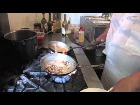 Видео: Жареный куриный стейк от Poor Man's | Daddy Jack