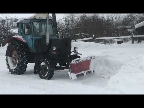 Видео: Трактор Беларусь с отвалом.Чистим снег МТЗ 80!