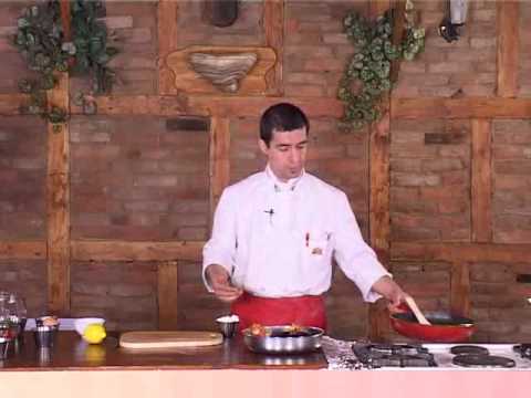 Видео: Пълнен патладжан / stuffed Eggplant