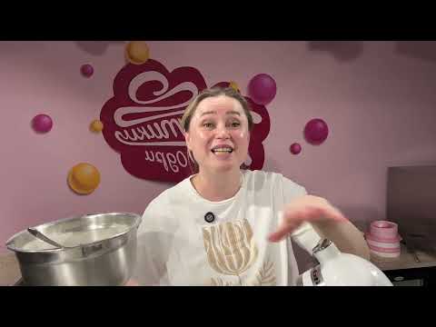 Видео: Манговые капкейки, которые растопят любое сердце! Попробуй сам! 🥭 Часть 1.