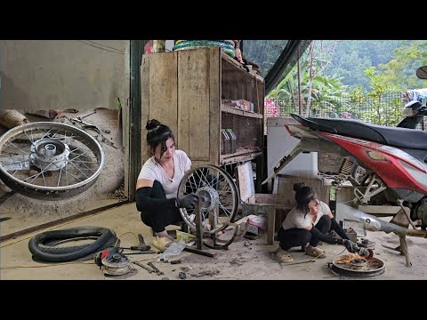 Видео: Момент, когда девушка красиво регулирует рисунок спиц и заменяет ступицу мотоцикла