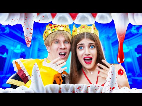 Видео: Королевская Семья Похитила Вампира! Мы Удочерили Вампира ||@OK-Forever